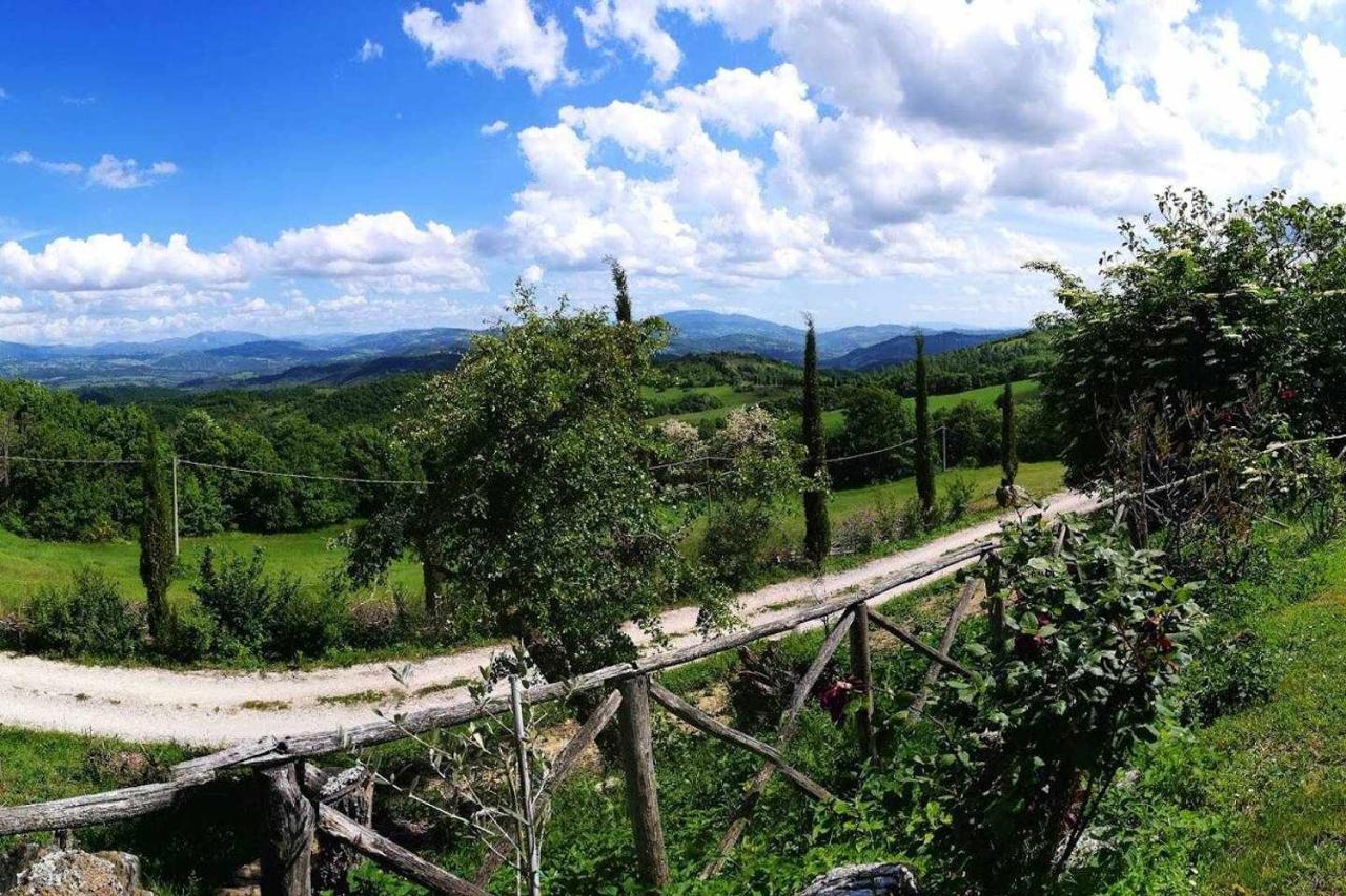 구비오 Agriturismo Montesalce 빌라 외부 사진